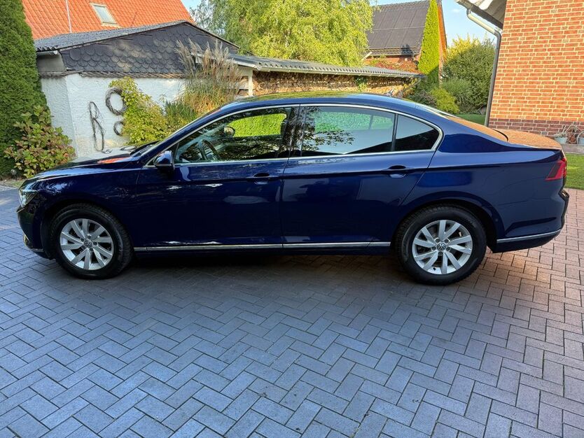 VW Passat 81.500 km 22.650 € Diesdorf 29413