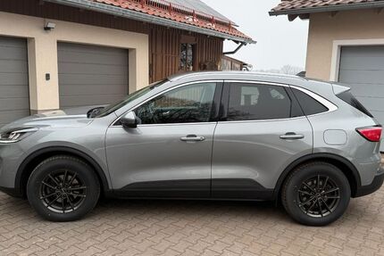 Ford Kuga 94.000 km 17.990 &euro; Landau an der Isar 94405