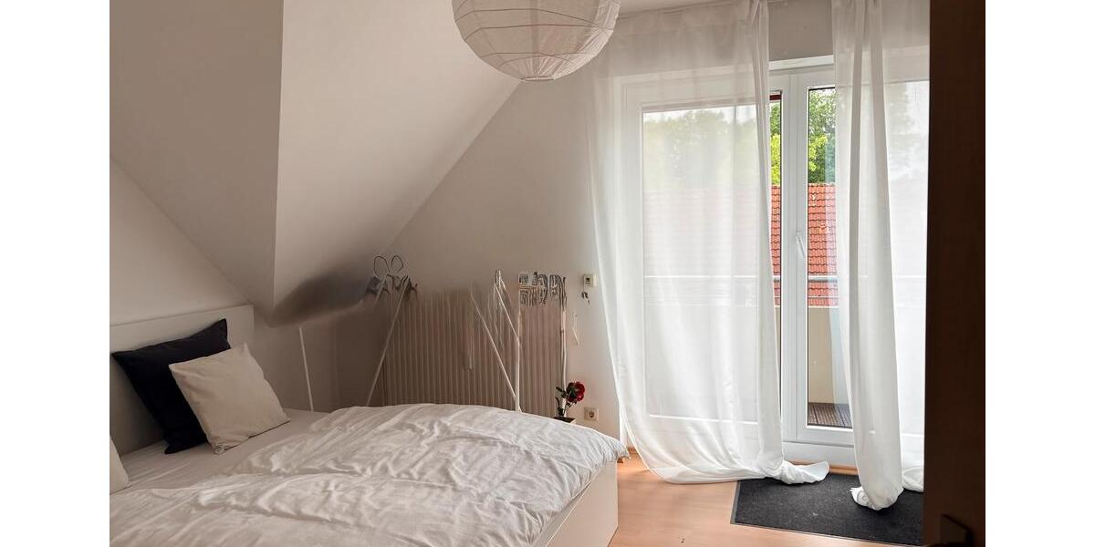 Dachgeschoßwohnung Dinslaken Hiesfeld - 3.5 Zimmer, 89 m&sup2;, 1.135&euro; | Angebot:26664027