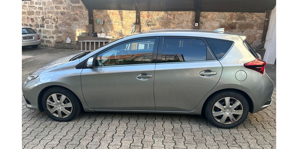 Toyota Auris 109.084 km 9.750 &euro; Heilsbronn 91560