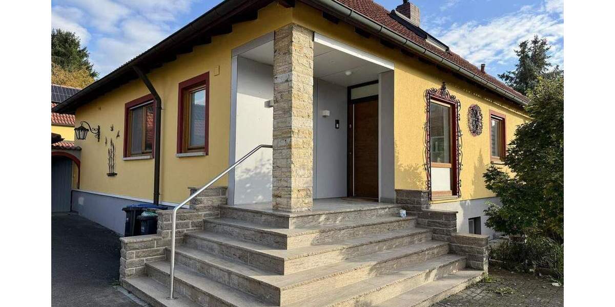 Bungalow Iphofen - 6 Zimmer, 160 m&sup2;, 2.380&euro; | Angebot:25682631