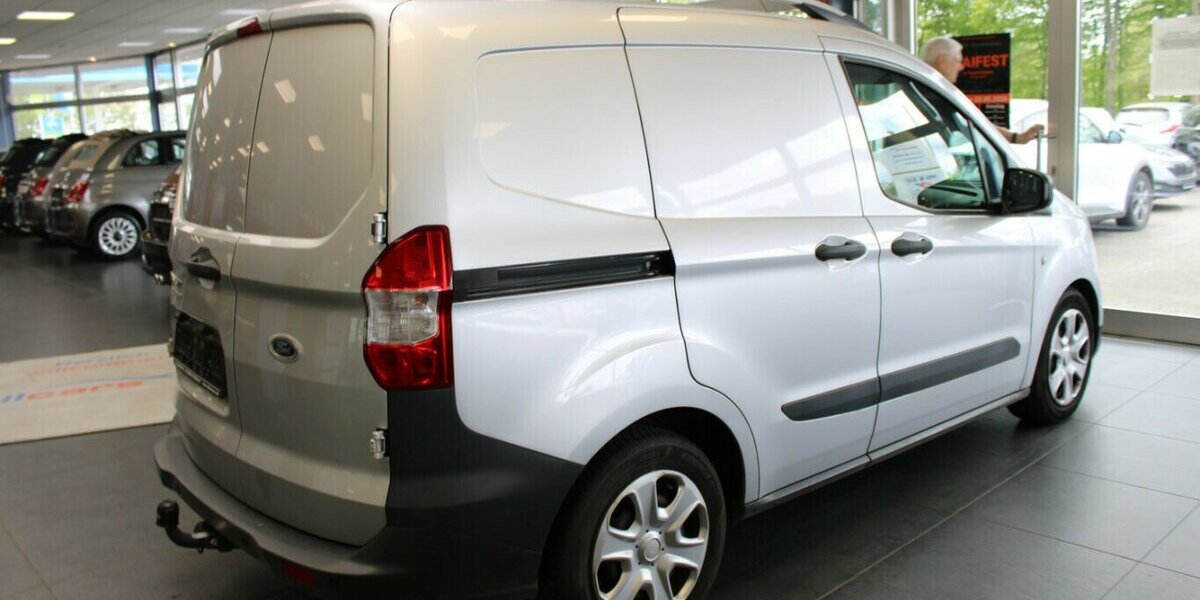 Ford Transit Courier 1.5 8V TDCi EcoBlue - AHK - Klima 97.432 km 8.980 &euro; Euskirchen 53881