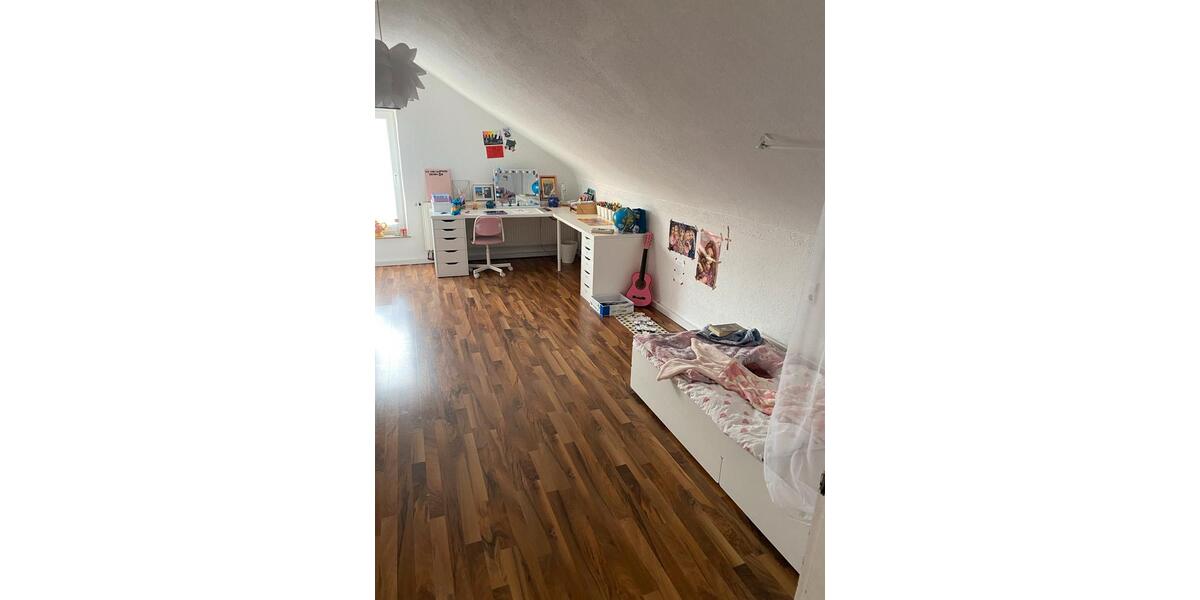 Dachgeschoßwohnung Esslingen am Neckar Brühl - 3.5 Zimmer, 75 m&sup2;, 1.050&euro; | Angebot:25547171