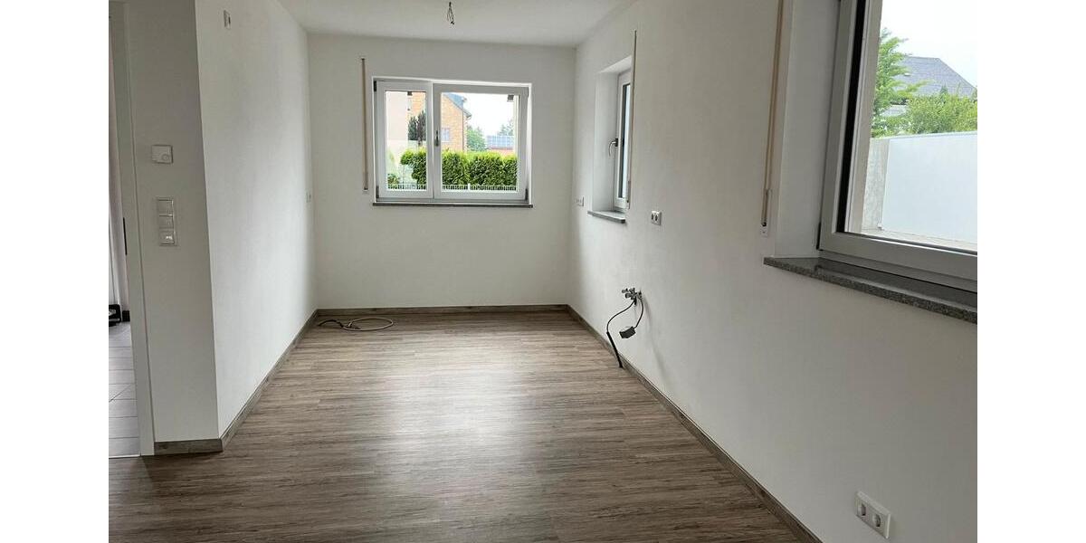 Etagenwohnung Schwandorf - 5 Zimmer, 140 m&sup2;, 1.680&euro; | Angebot:26632555