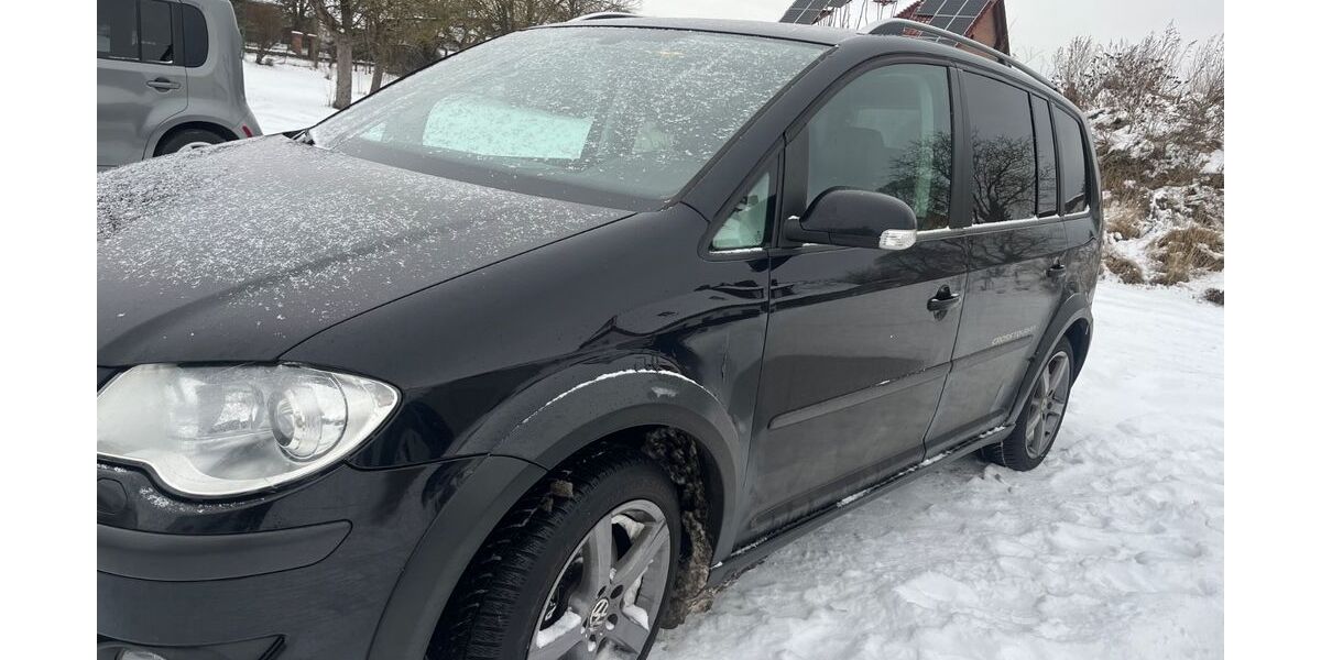 VW Touran 242.916 km 4.499 &euro; Berlin 13359