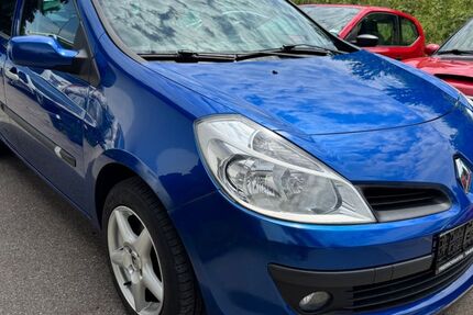 Renault Clio 164.000 km 3.200 &euro; Friedrichshafen 88045