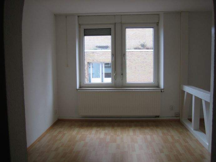 Zentral gelegene Single-Wohnung direkt gegenüber vom Westpfalz Klinikum! 2 zimmer