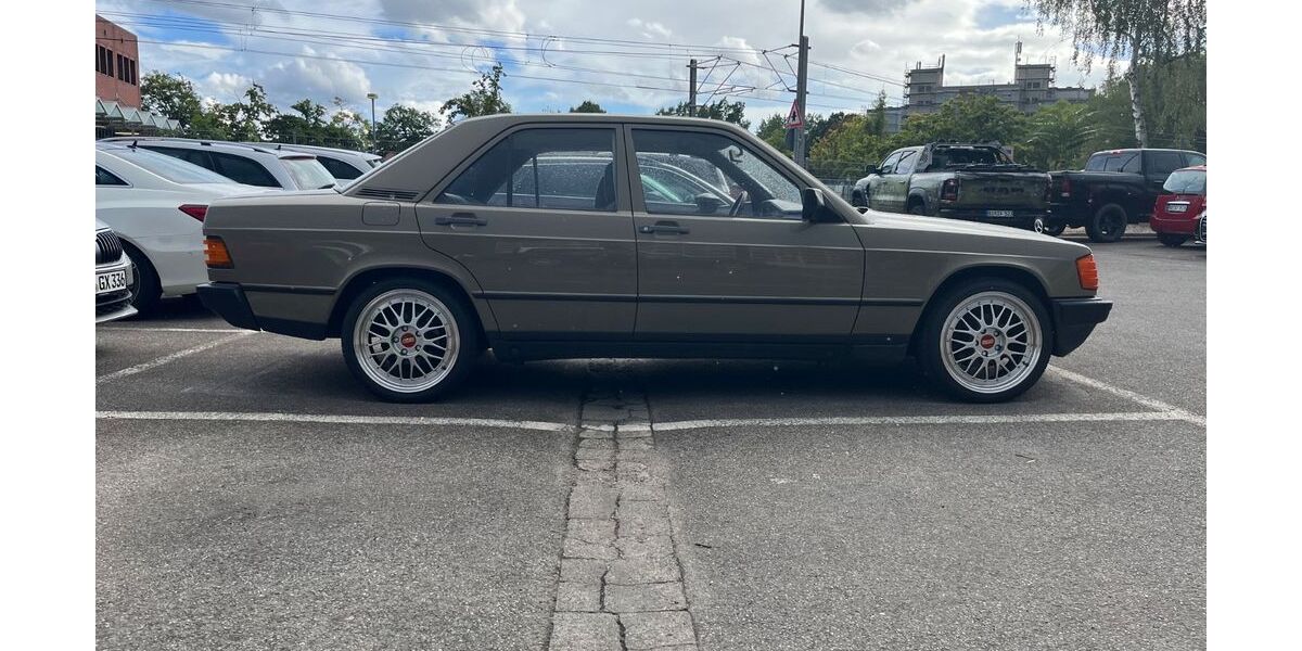 Mercedes-Benz 190 204.000 km 6.000 &euro; Gorxheimertal 69517