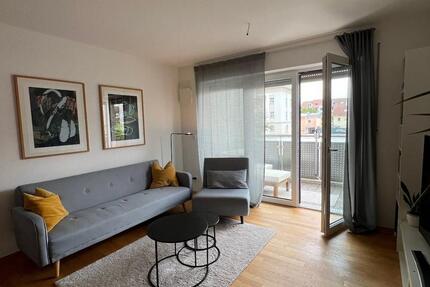 Helle 2-Zimmer-Wohnung mit Balkon und TG zimmer