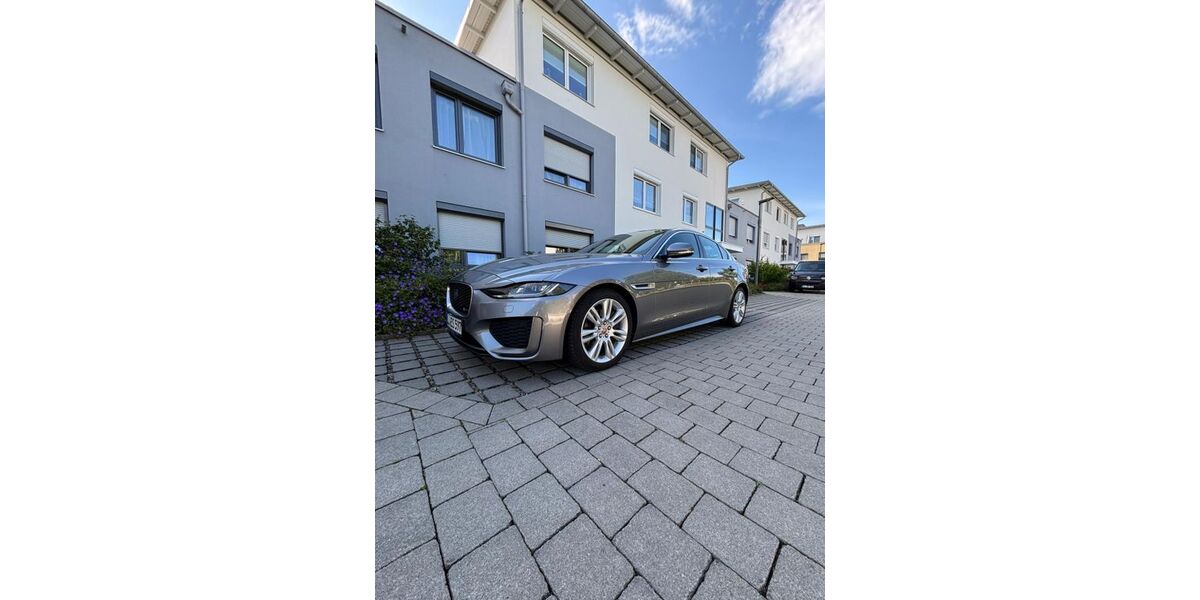 Jaguar XE 103.000 km 22.900 &euro; München 80636