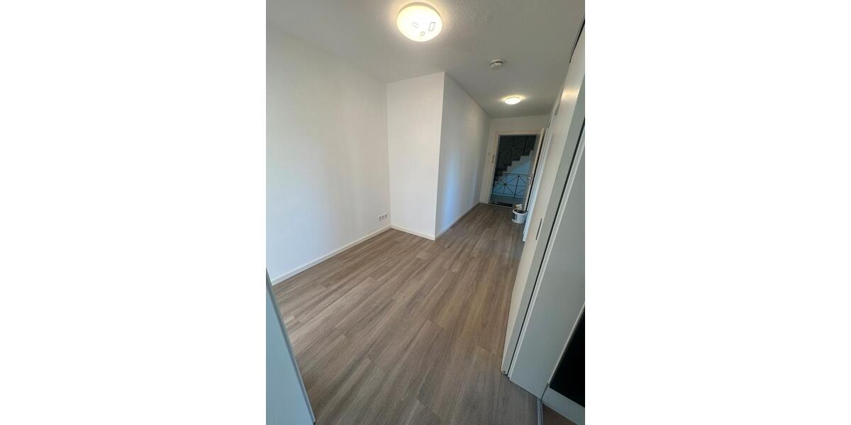 3 Zimmer 74,8qm Wohnung 1Stock ab 01.04 frei 3 zimmer