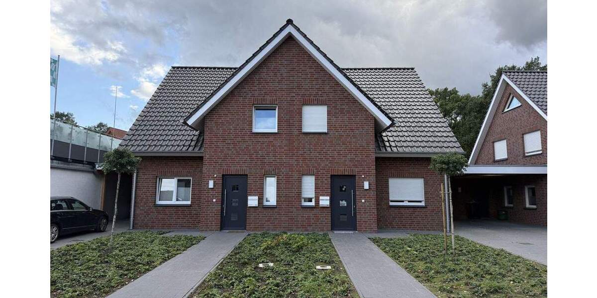 IMMOBILIEN GUMNIOR präsentiert: neuwertige Doppelhaushälfte in Emsbüren mit Garten und Carport 4 zimmer