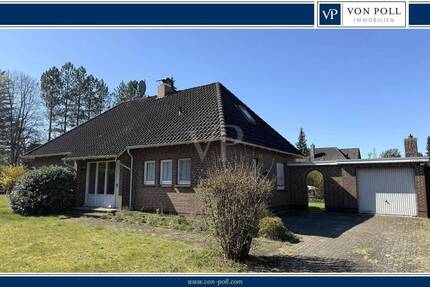 Bungalow mit Ausbaureserve auf großem Grundstück in Anliegerstraße