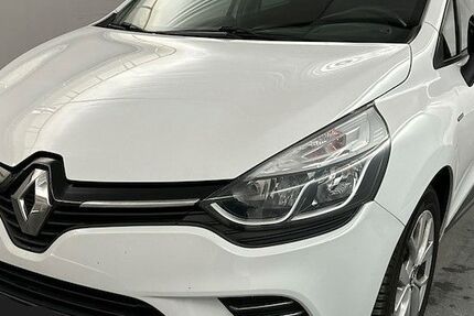 Renault Clio 84.000 km 8.749 &euro; Gummersbach (Zwischen Toom Markt und ATU) 51645