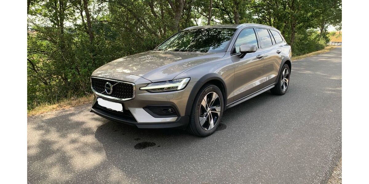 Volvo V60 Cross Country 69.660 km 28.900 &euro; Masburg 56761
