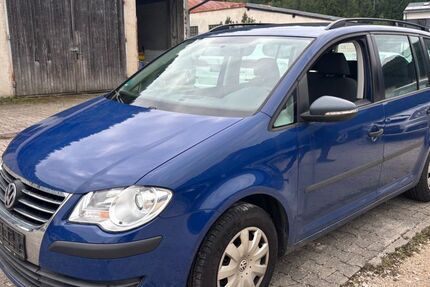 VW Touran 195.000 km 2.584 € Ainring 83404
