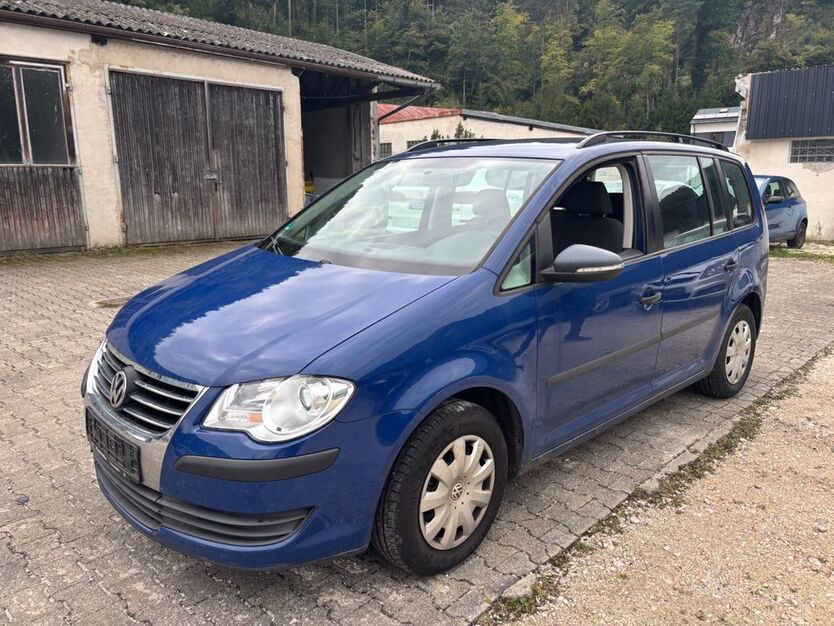 VW Touran 195.000 km 2.584 € Ainring 83404
