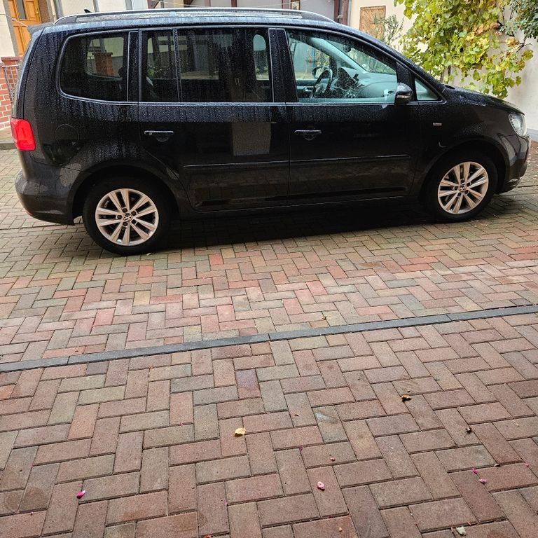 VW Touran 179.000 km 8.800 € Zörbig 06780
