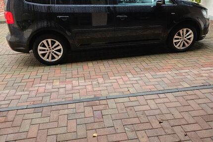 VW Touran 179.000 km 8.900 € Zörbig 06780