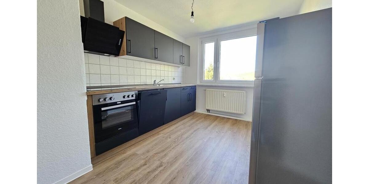 Dachgeschoßwohnung Aue-Bad Schlema Bad Schlema - 3 Zimmer, 84 m&sup2;, 260&euro; | Angebot:26251360