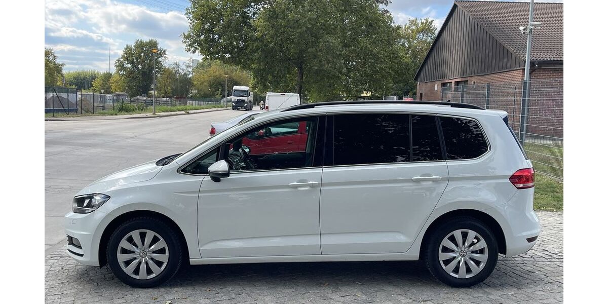 VW Touran 150.000 km 15.351 &euro; Berlin 12681