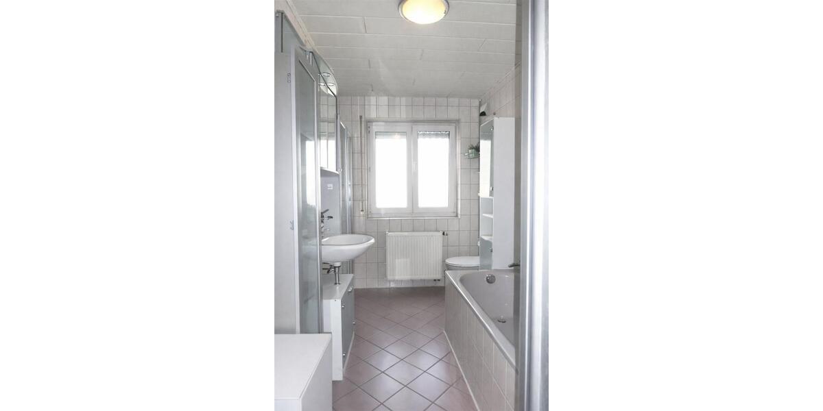 Etagenwohnung Erkenbrechtsweiler - 2 Zimmer, 72 m&sup2;, 870&euro; | Angebot:26403099
