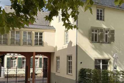Haus zum Mieten in Eltville am Rhein 3.290 € 245.69 m²