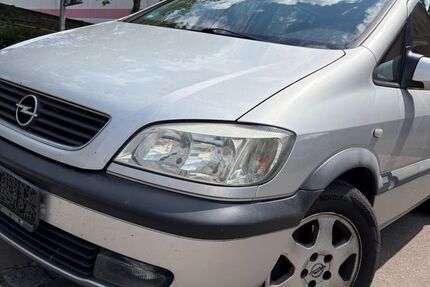 Opel Zafira 200.000 km 1.499 &euro; Stuttgart 70435