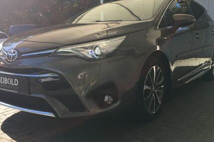Toyota Avensis 65.471 km 16.980 &euro; Berlin 10315