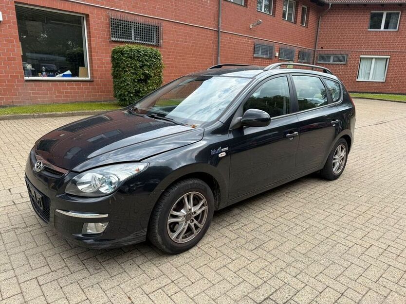 i30