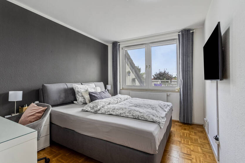 *** Lichtdurchflutete Dachgeschoßwohnung mit zwei sonnigen Dachterrassen in Top-Lage ***