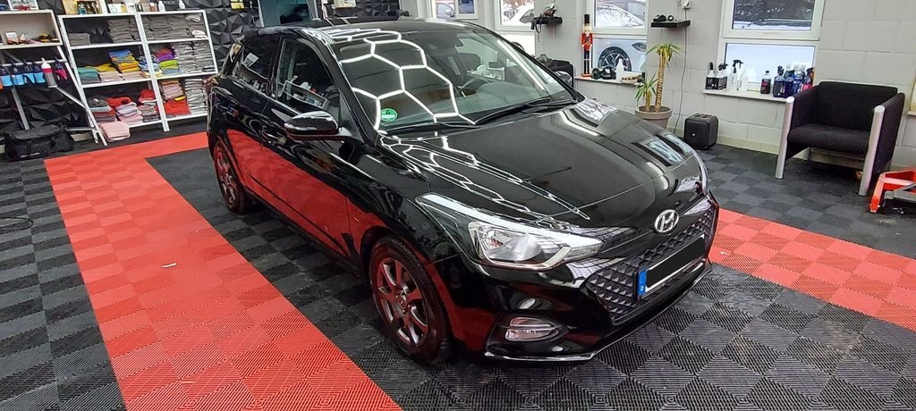 Hyundai i20 53.000 km 10.500 &euro; Büren 33142