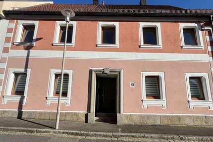 Haus zum Kaufen in Oberviechtach 335.000 € 238.56 m² 10 zimmer