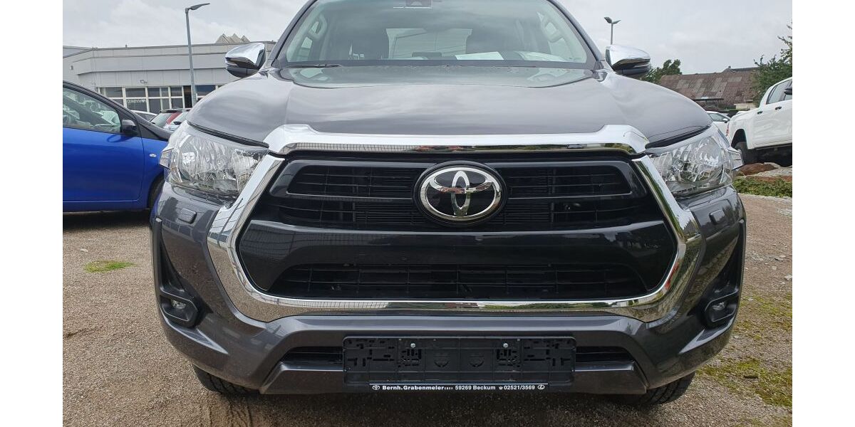 Toyota Hilux 2.500 km 49.890 &euro; Beckum 59269