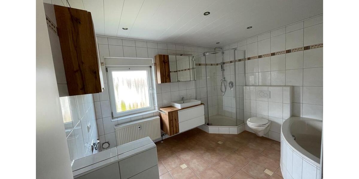 Maisonettenwohnung Berg bei Neumarkt in der Oberpfalz - 5.5 Zimmer, 156 m&sup2;, 1.400&euro; | Angebot:26702049