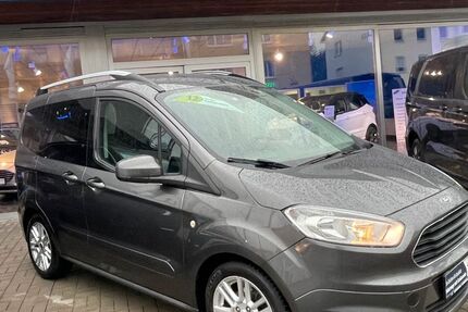 Ford Tourneo Courier 66.015 km 13.800 € Speyer 67346