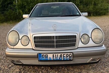 Mercedes-Benz 230 120.785 km 3.210 &euro; Bokensdorf 38556