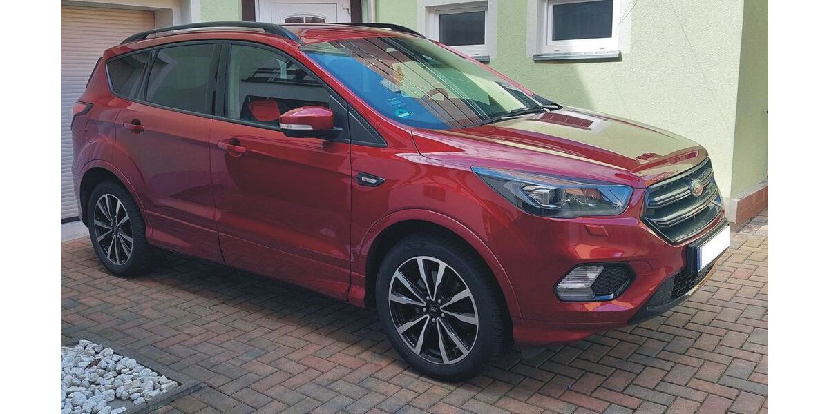 Ford Kuga 63.000 km 17.500 &euro; Hohenstein-Ernstthal 09337
