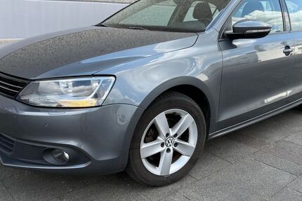 VW Jetta 173.000 km 4.999 € Köln 50739