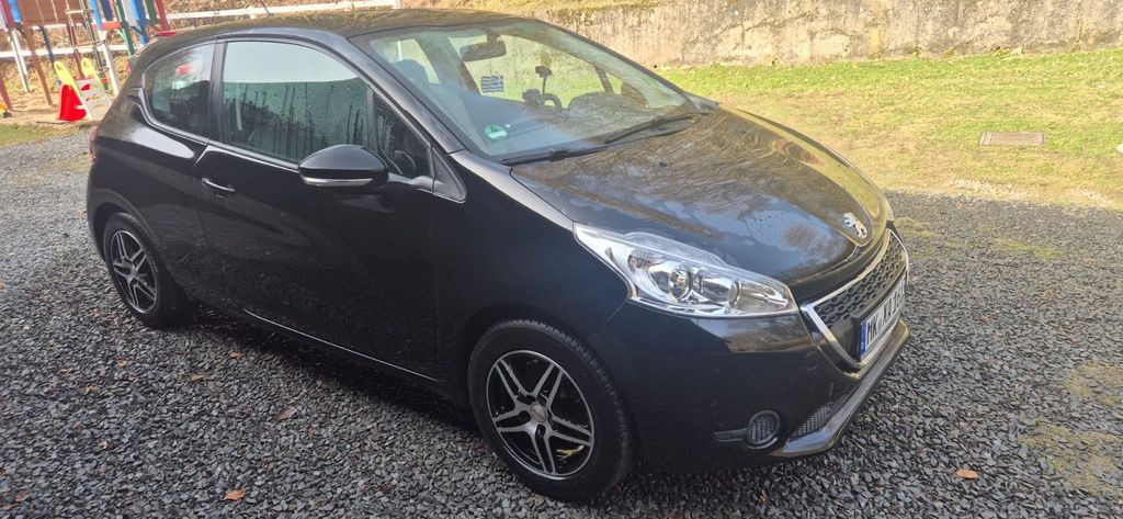 Peugeot 208 119.732 km 3.900 &euro; Attendorn 57439