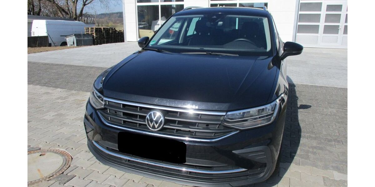 VW Tiguan 61.000 km 28.600 € Geiselhöring 94333