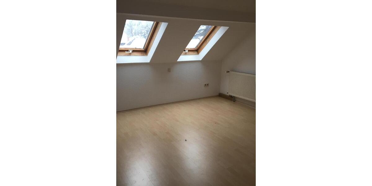 Dachgeschoßwohnung Gräfenthal - 2 Zimmer, 65 m&sup2;, 430&euro; | Angebot:25083842
