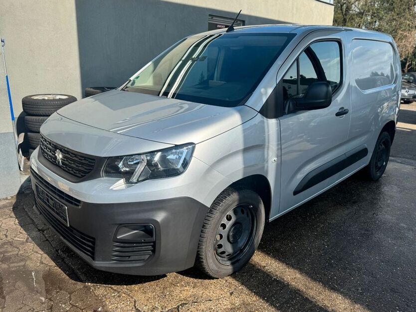 Peugeot Partner 83.000 km 10.990 € Nürnberg 90453