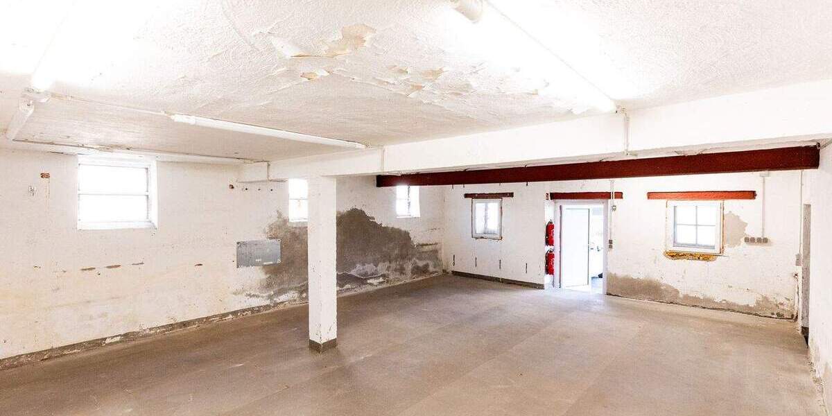 Gewerbeobjekt Bischofsheim - 5 Zimmer, 267 m&sup2;, 4.260&euro; | Angebot:25814102