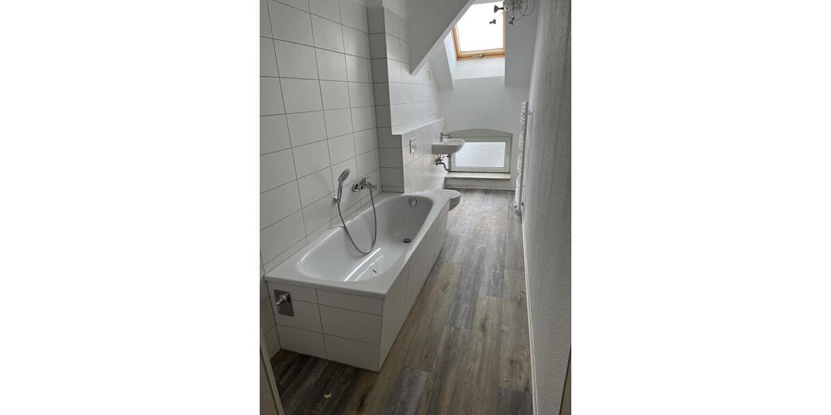 Dachgeschoßwohnung Aschersleben - 3 Zimmer, 92 m&sup2;, 495&euro; | Angebot:26087095