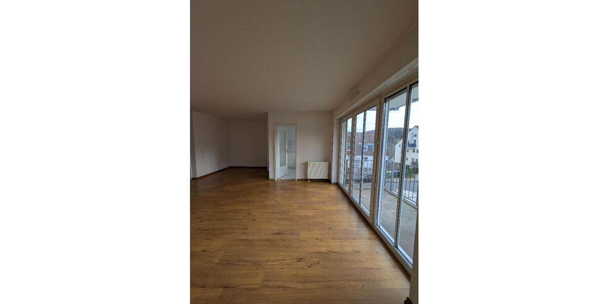 Etagenwohnung Burkhardtsdorf - 2 Zimmer, 57 m&sup2;, 340&euro; | Angebot:25871105