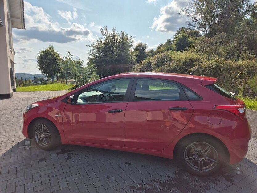 i30