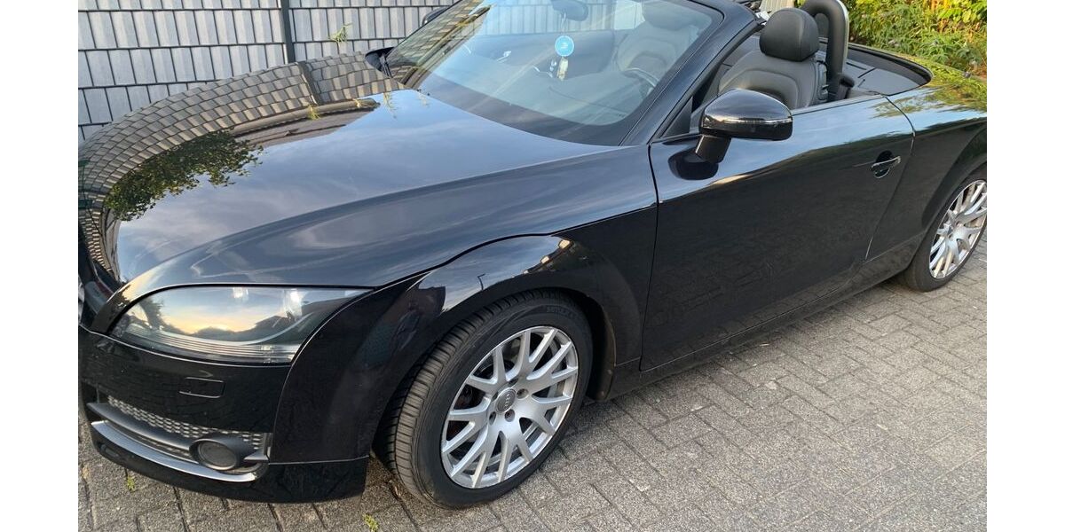 Audi TT 208.000 km 7.999 € Köln 51103