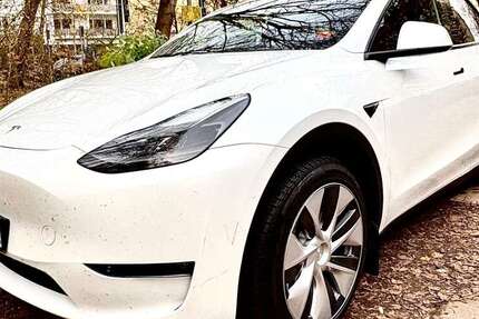 Tesla Model Y 40.000 km 37.700 &euro; München 81541