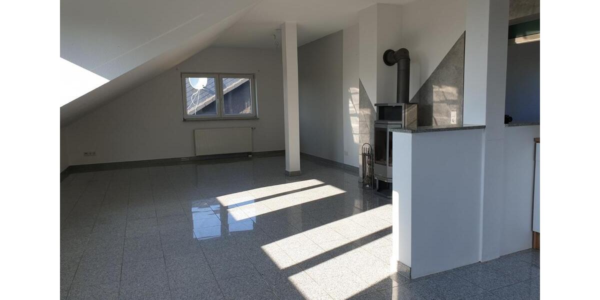 Dachgeschoßwohnung Langenfeld (Rheinland) - 3 Zimmer, 85 m&sup2;, 314.000&euro; | Angebot:24585617